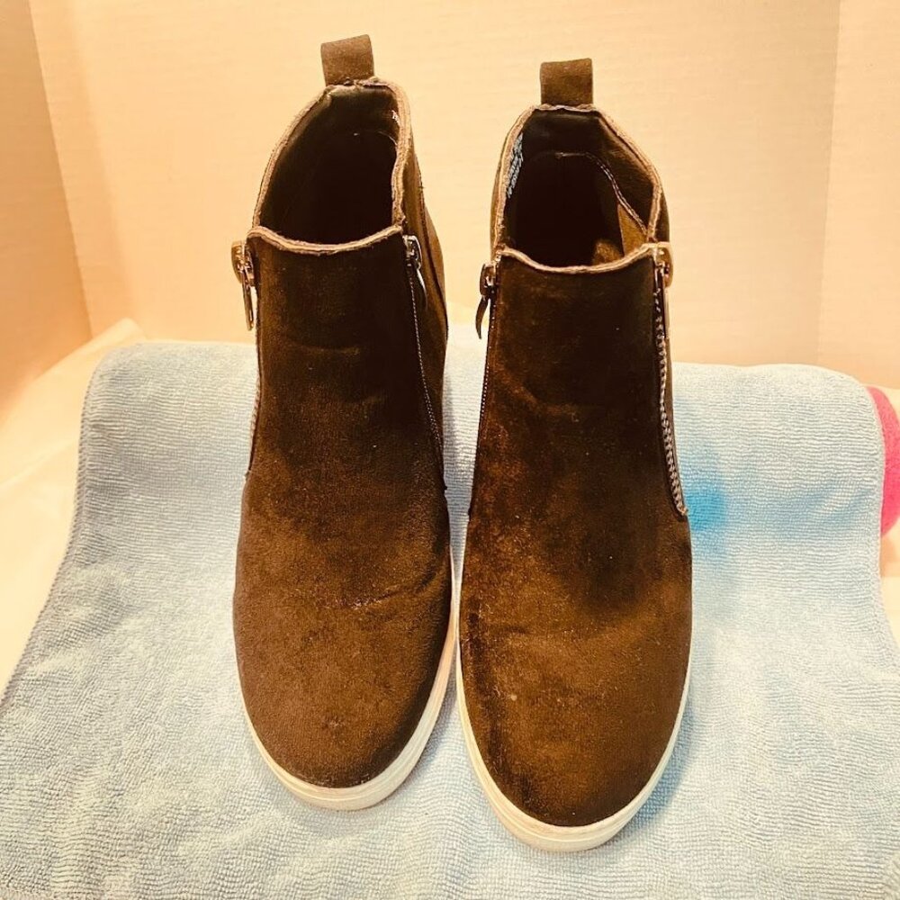 Rouge Shoes Womens Size 10 BLACK Suede Wedge Zip Ankle MID/High Top Casual - Picture 1 of 16